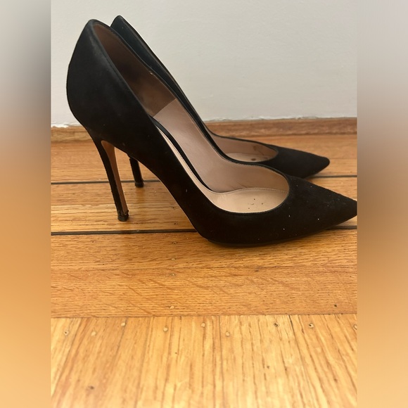 Gianvito Rossi Black suede pumps heels AS IS 38 - Picture 10 of 10